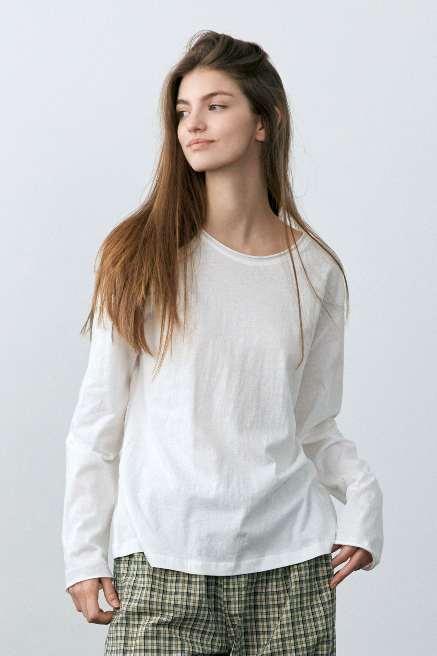 마로니 루즈핏 보트넥 여성 긴팔 티셔츠 이너 레이어드티